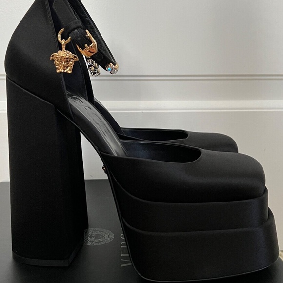 Versace Medusa Aevitas Black Satin Crystal Logo Charm Platform Runway Pumps - Picture 10 of 16